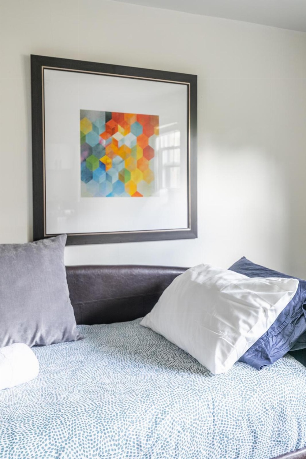 Upscale 1BR - Boutique Apartment - PRIME DT Location! Main image