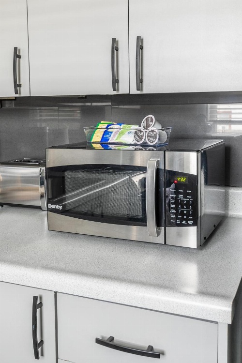 Upscale 1BR - Boutique Apartment - PRIME DT Location! image 4